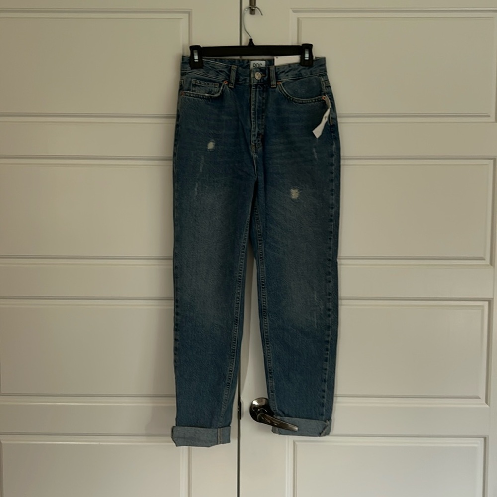 Women’s mom fit BDG urban outfitters jeans